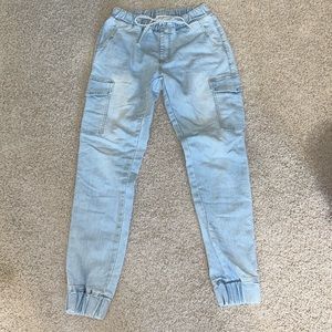 Almost famous Jean joggers 28 in inseam, size: xs